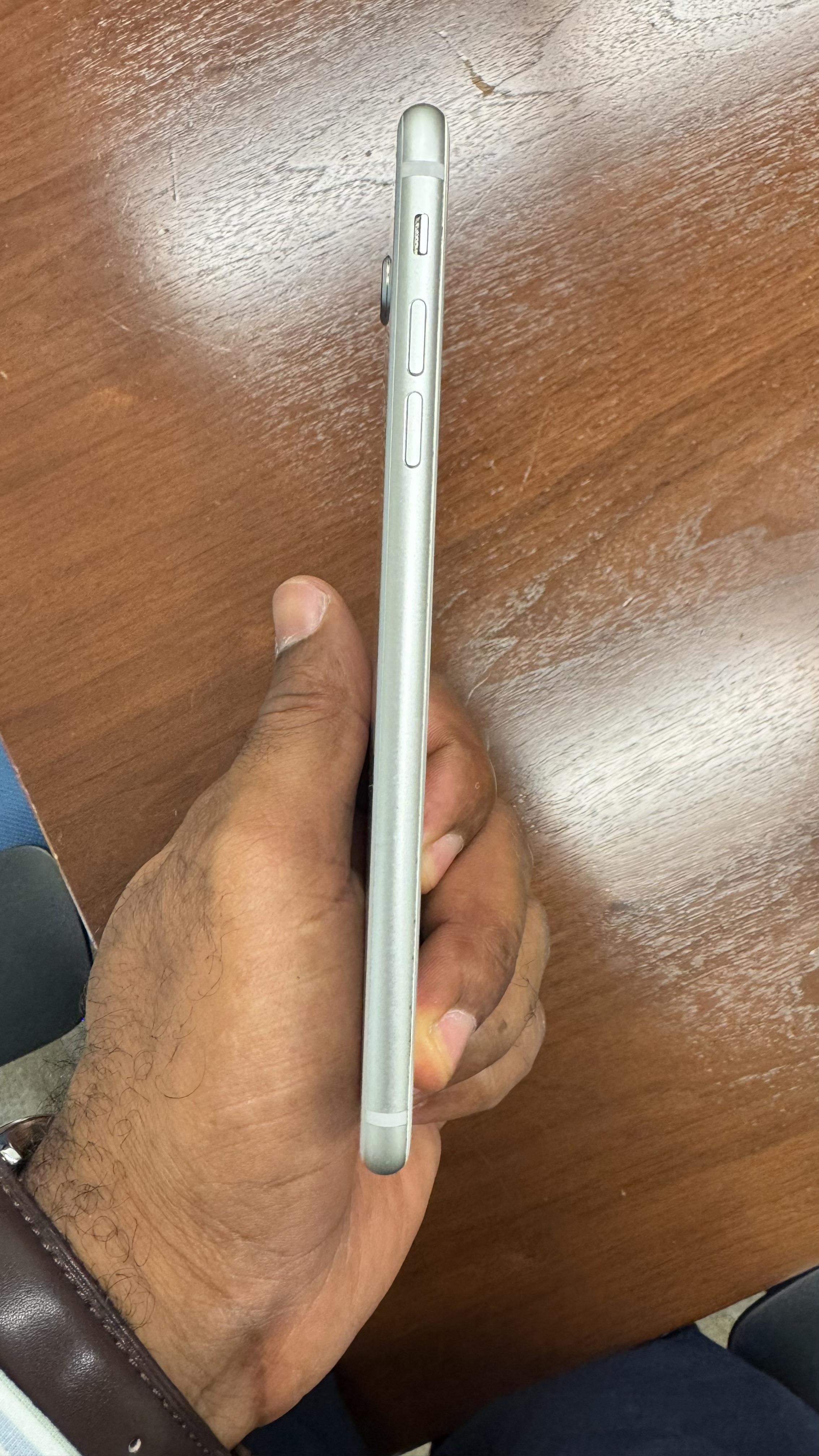 iPhone 8 Plus plateado 64GB Foto 7280646-4.jpg
