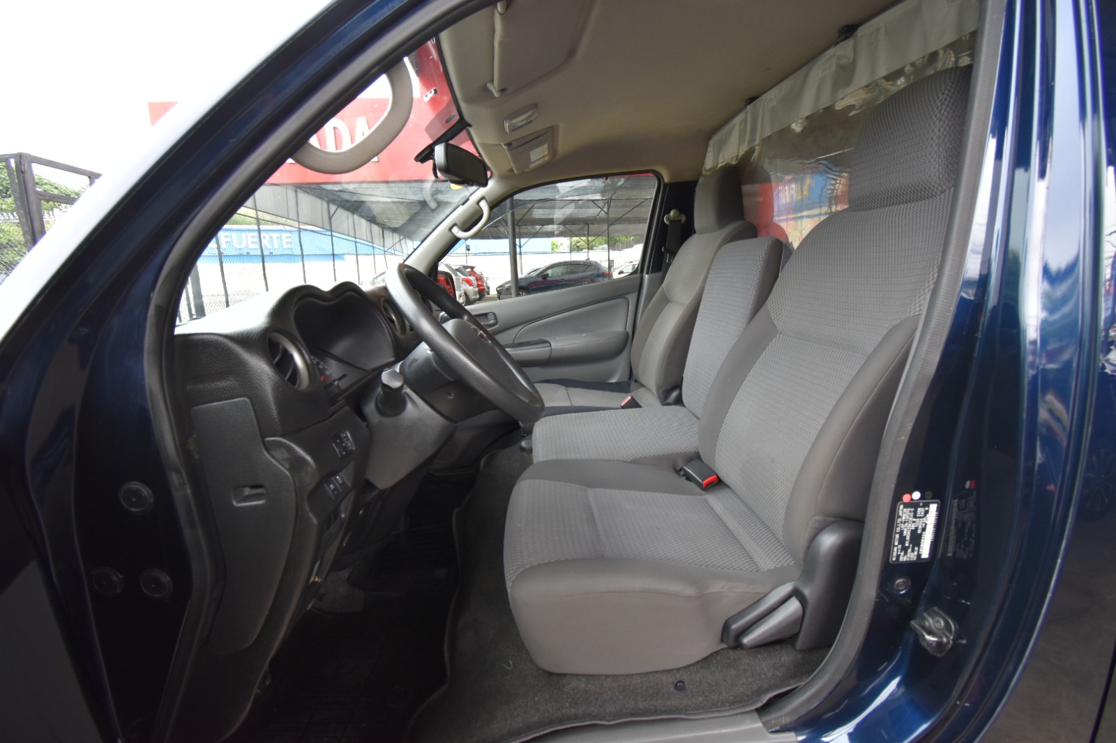 NISSAN NV 350 CARAVAN 2019 Foto 7280829-2.jpg