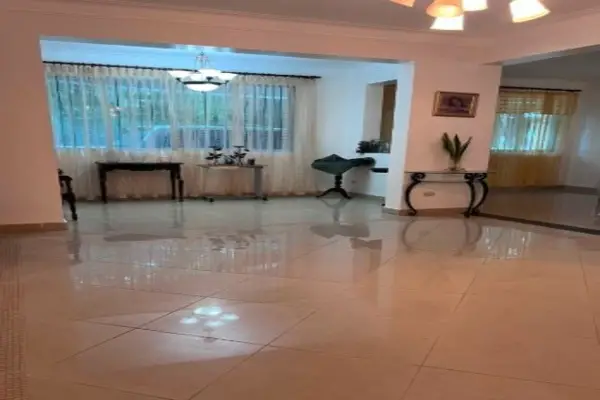 Apartamento en Venta – Primer Nivel con Patio en La Esmeralda Santiago Foto 7280963-5.jpg
