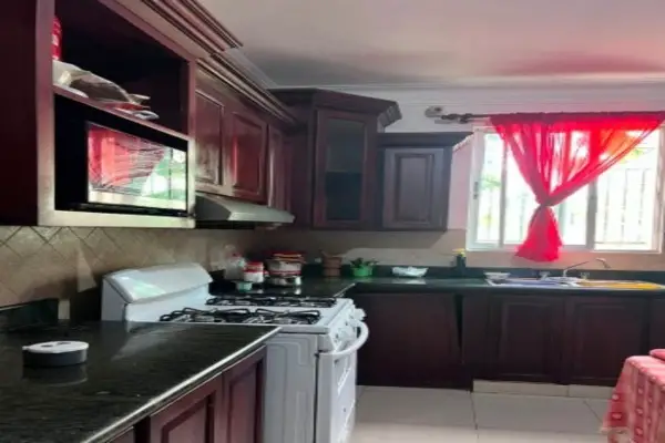 Apartamento en Venta – Primer Nivel con Patio en La Esmeralda Santiago Foto 7280963-7.jpg