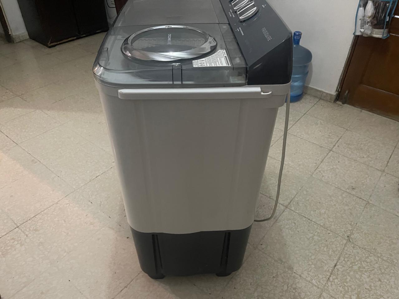 POR MOTIVOS DE VIAJE VENDO LAVADORA COMO NUEVA FRIGIDAIRE SUPER TWIN 9 Foto 7280984-12.jpg