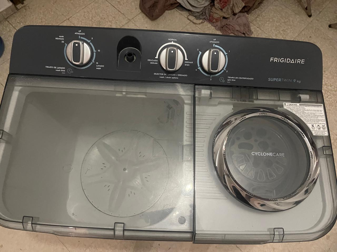 POR MOTIVOS DE VIAJE VENDO LAVADORA COMO NUEVA FRIGIDAIRE SUPER TWIN 9 Foto 7280984-13.jpg