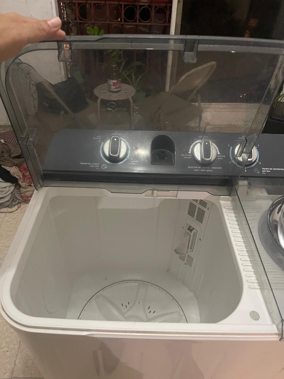 POR MOTIVOS DE VIAJE VENDO LAVADORA COMO NUEVA FRIGIDAIRE SUPER TWIN 9 Foto 7280984-6.jpg