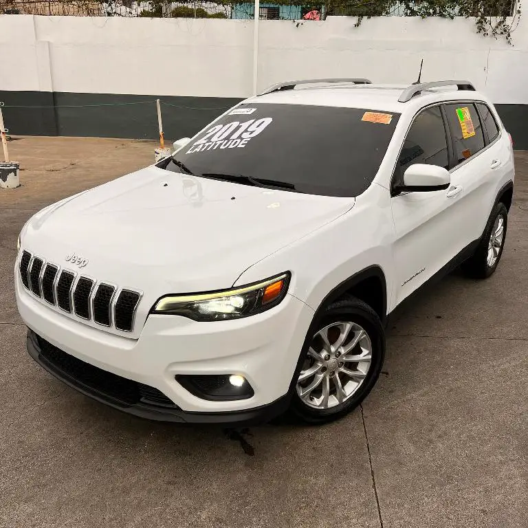 Jeep Cherokee Latitude 2019 Foto 7281109-3.jpg