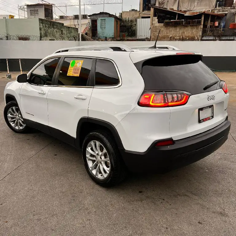 Jeep Cherokee Latitude 2019 Foto 7281109-7.jpg