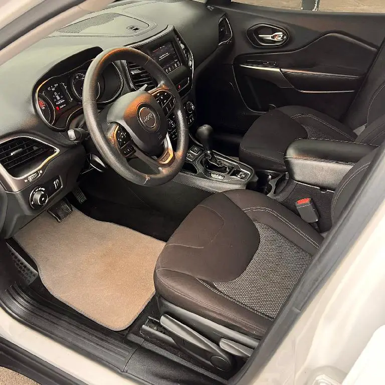 Jeep Cherokee Latitude 2019 Foto 7281109-8.jpg