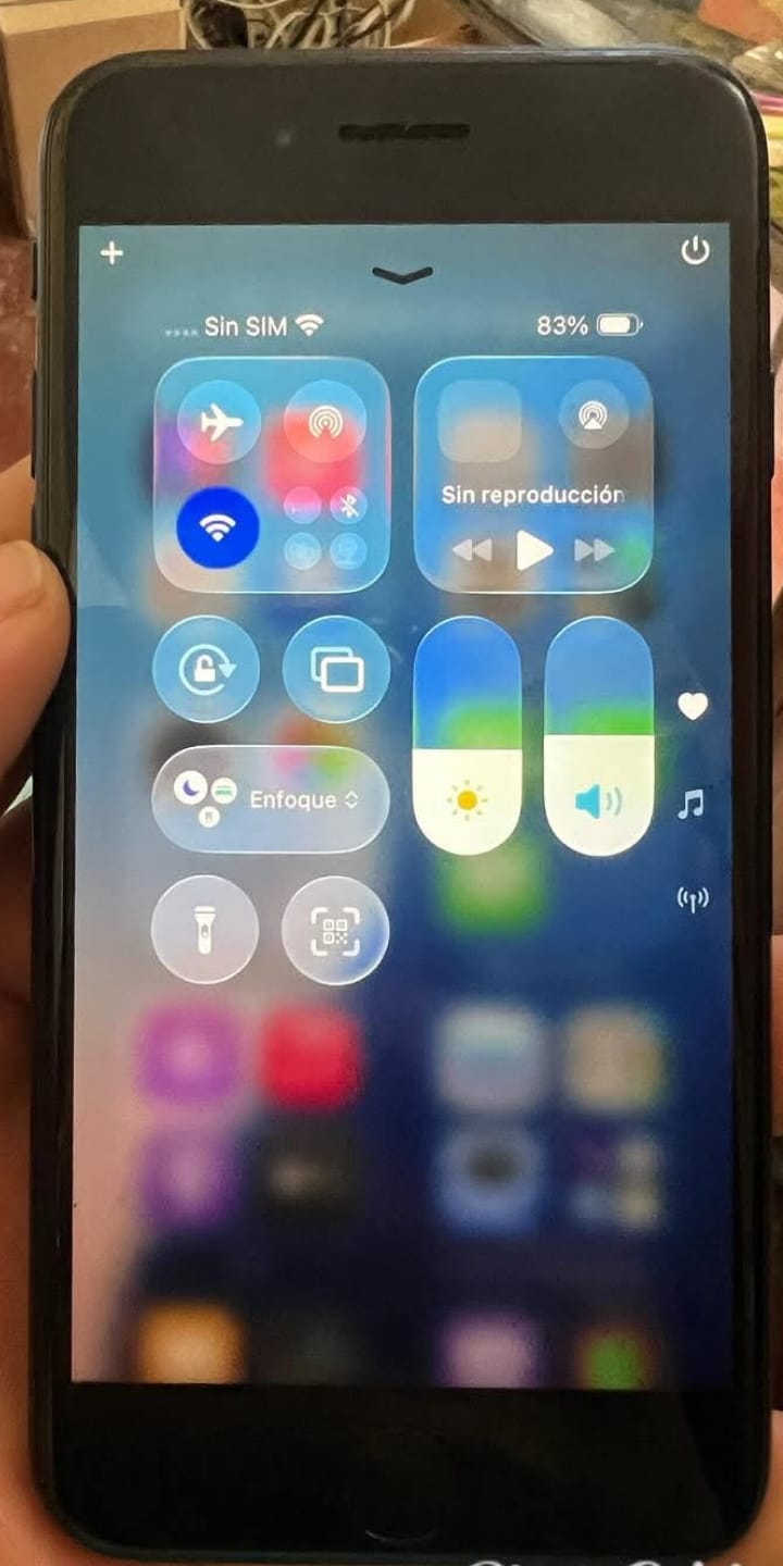 IPhone SE 2da Gen 64gb IOS 26 Factory clean Bateria 100 1Mes de Garant Foto 7281159-3.jpg