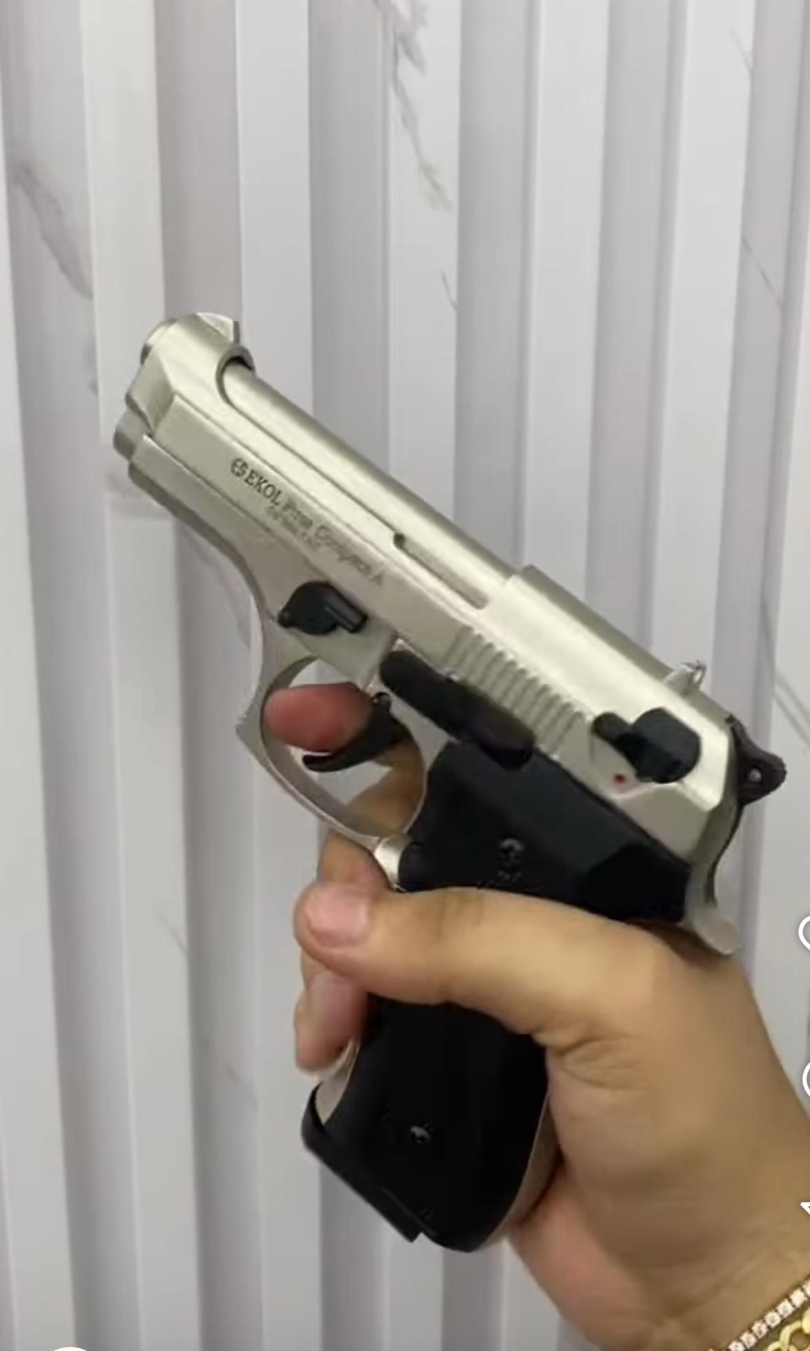 Compro una arma que está al día barata  Foto 7281170-1.jpg