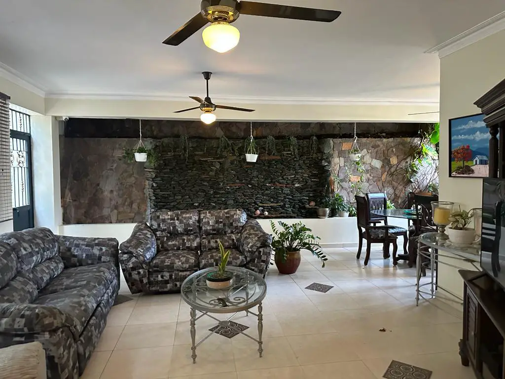 Venta de Casa en Altos de Arroyo Hondo III Foto 7281233-2.jpg