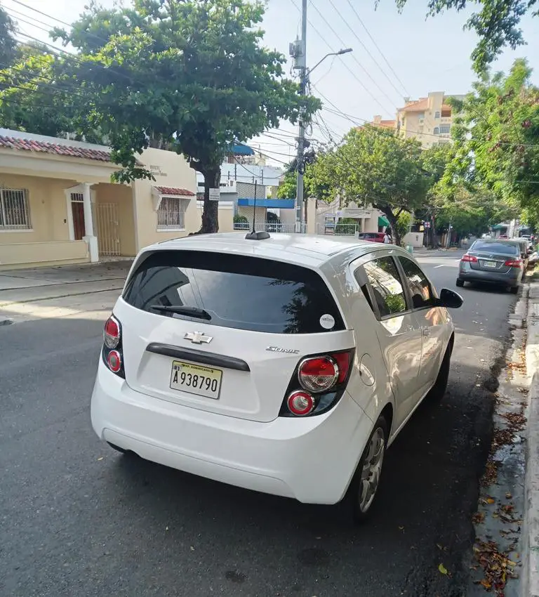 Chevy Sonic LS Hatchback 2015 Manual  Foto 7281243-6.jpg