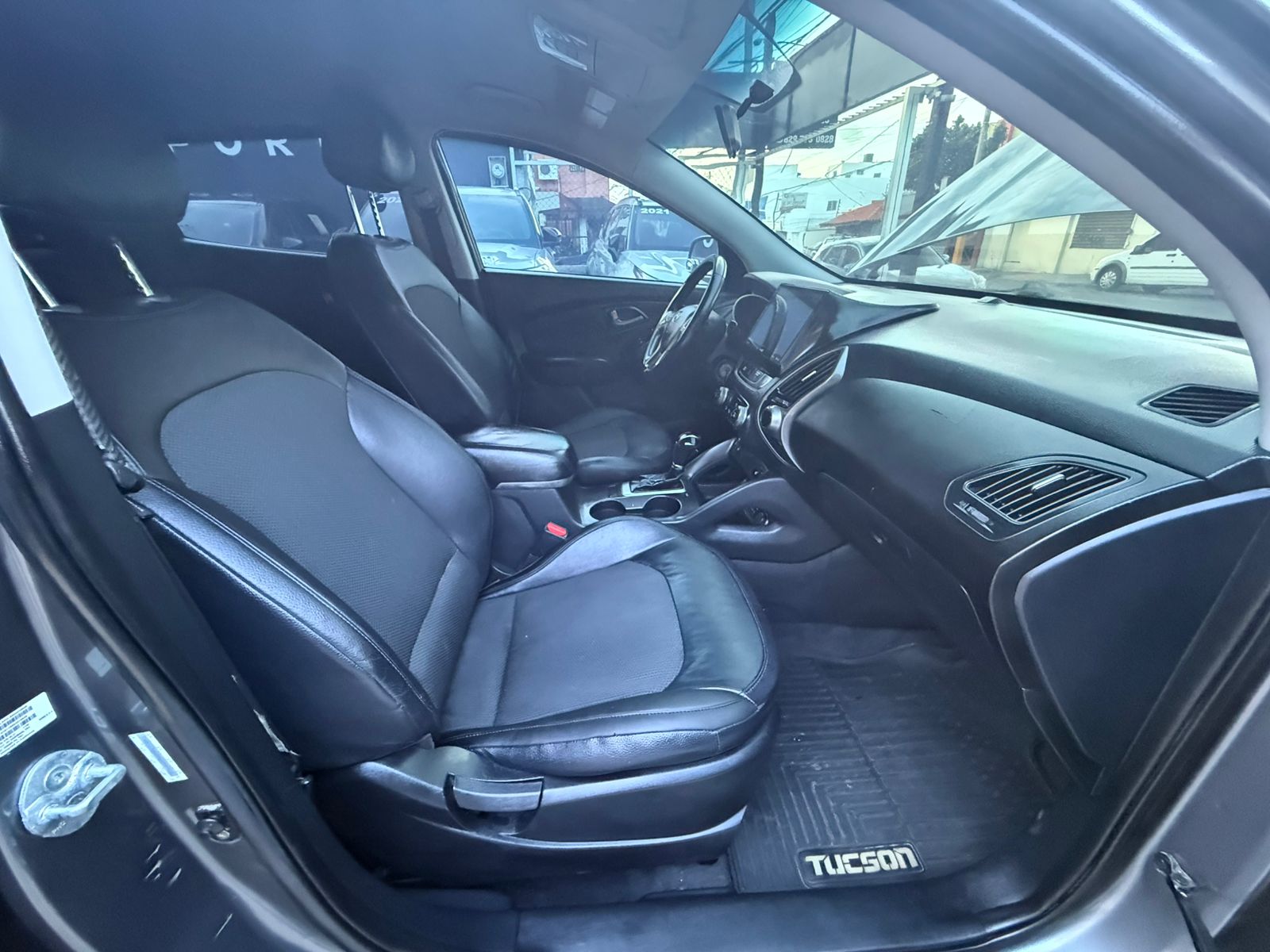 HYUNDAI TUCSON SE 2015 GRIS  Foto 7281329-10.jpg