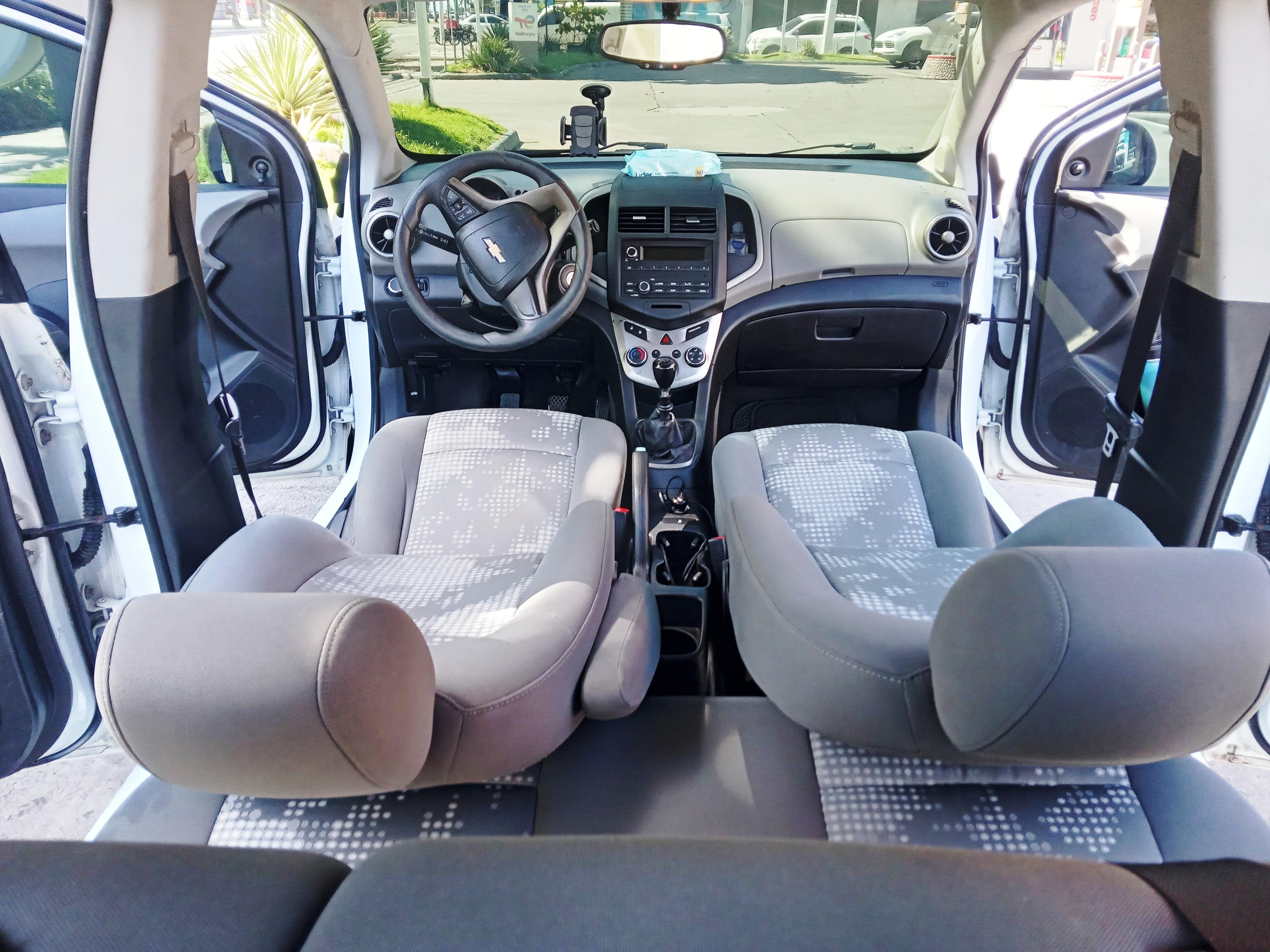Chevy Sonic LS Hatchback 2015 Manual  Foto 7281353-10.jpg