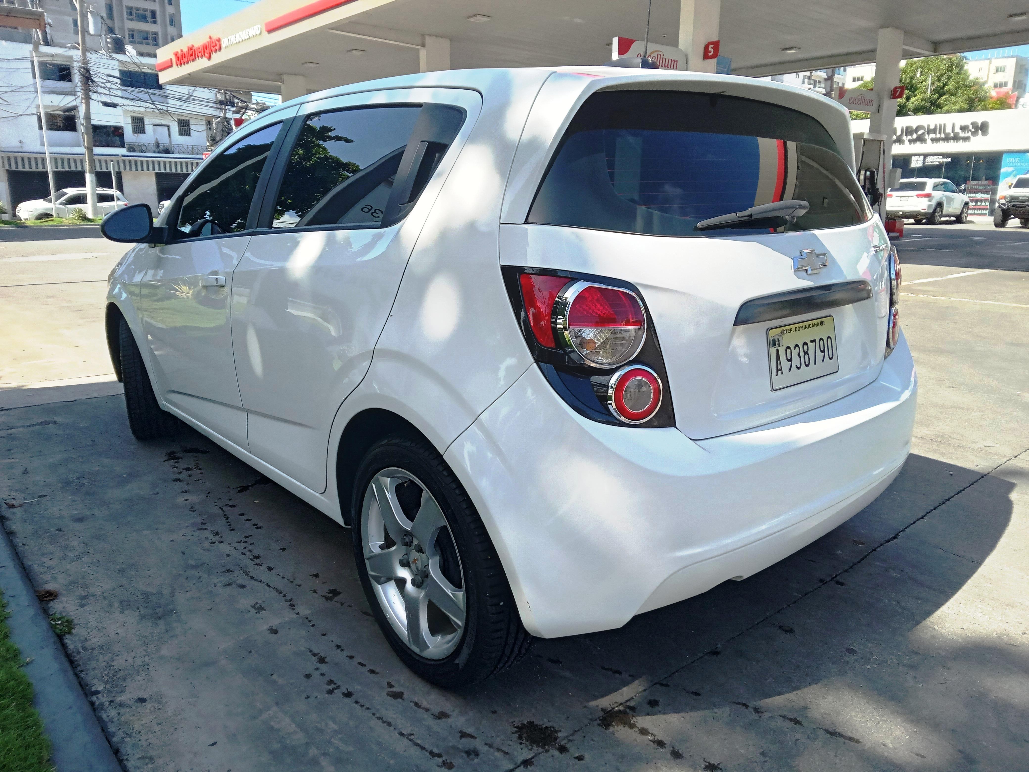 Chevy Sonic LS Hatchback 2015 Manual  Foto 7281353-6.jpg