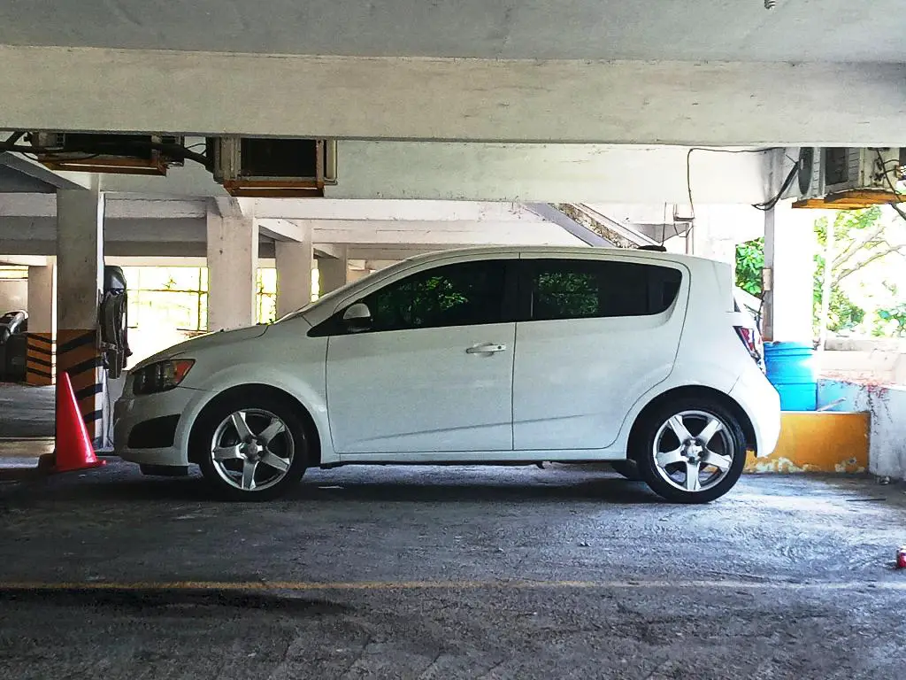 Chevy Sonic LS Hatchback 2015 Manual  Foto 7281353-8.jpg