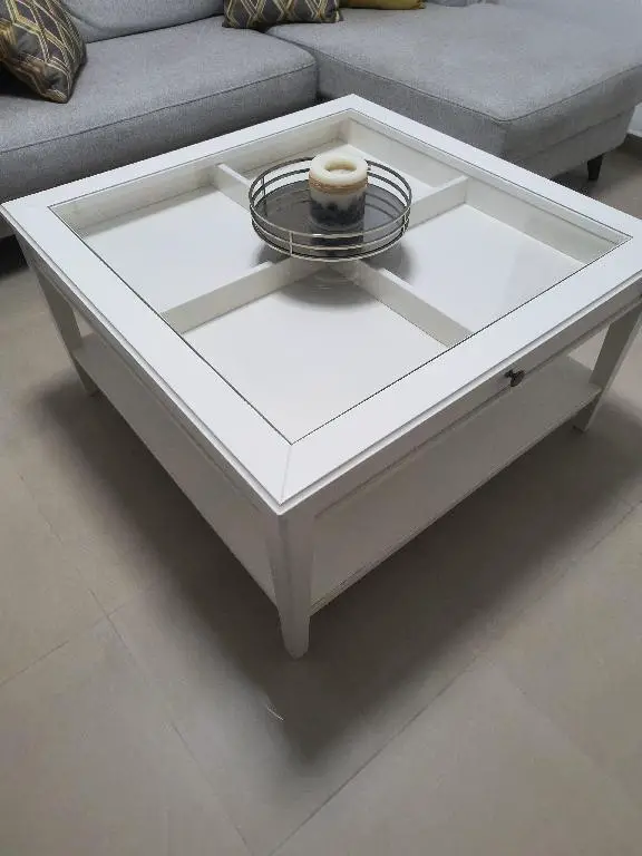 Mesa de centro color blanco  con gavetas y cristal. Foto 7281510-3.jpg