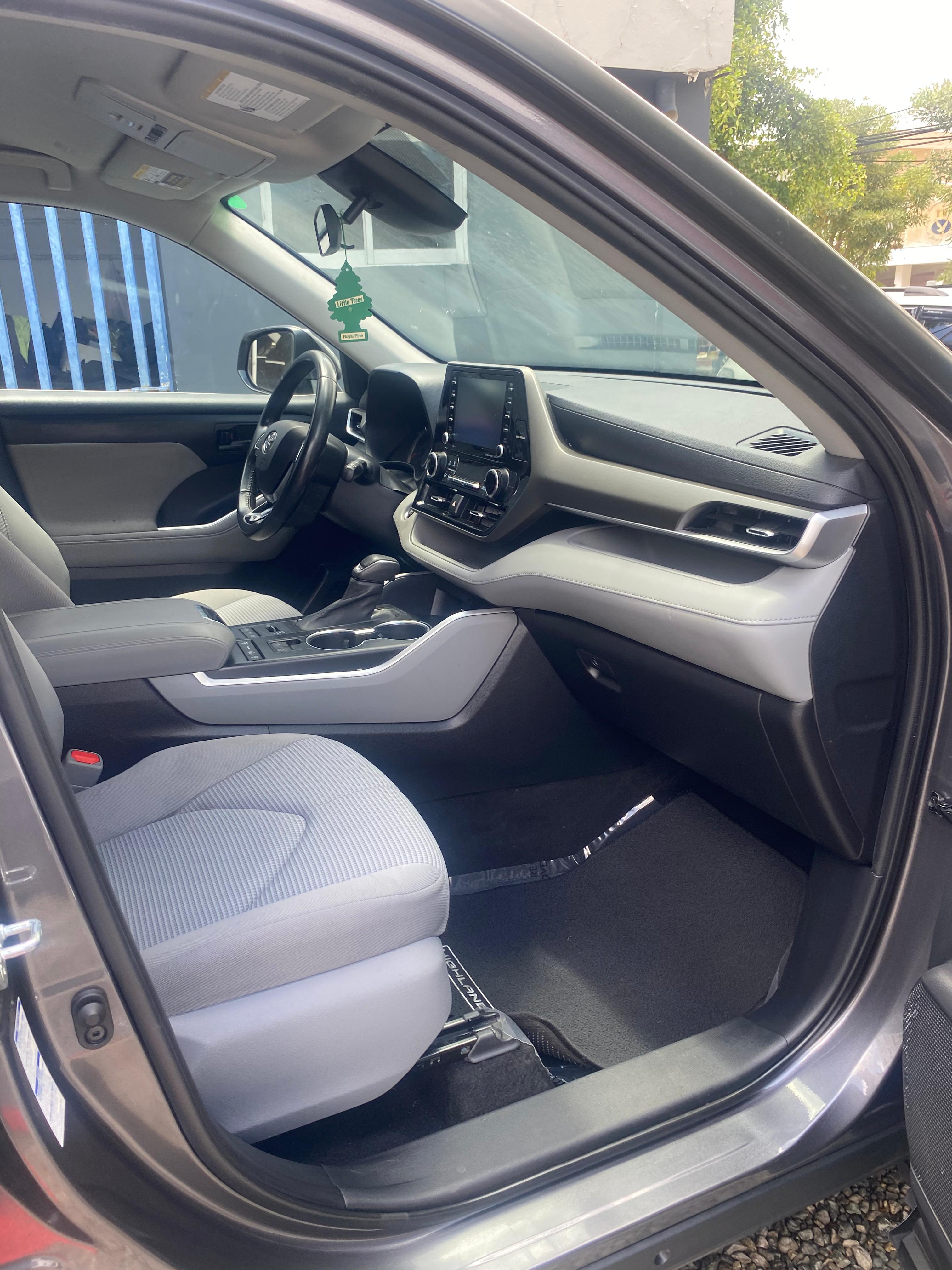 TOYOTA HIGHLANDER LE AWD  2021 Foto 7281567-5.jpg