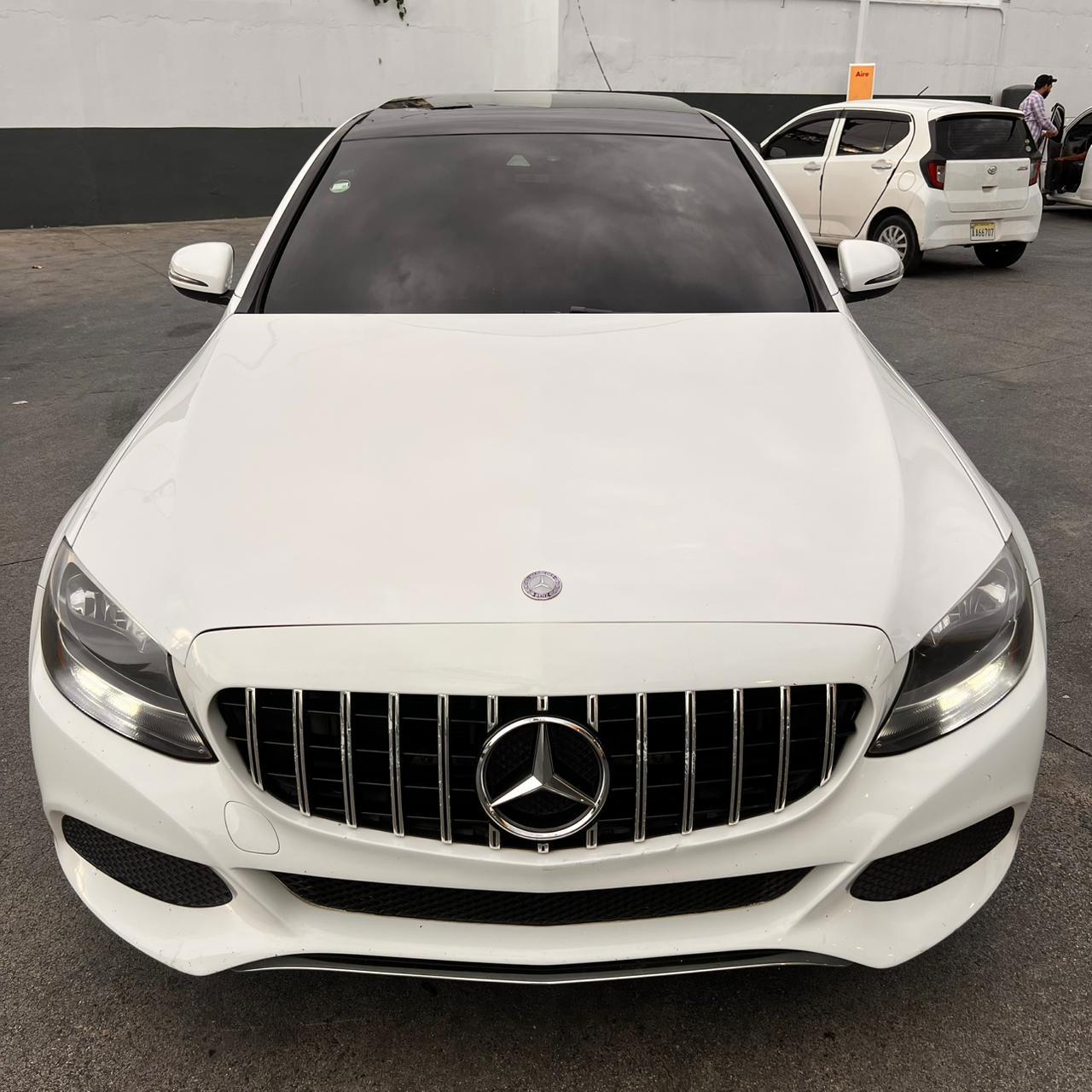 Mercedes Benz C300 Foto 7281975-4.jpg