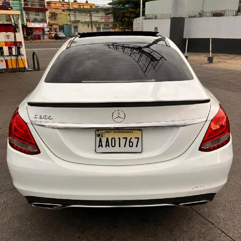 Mercedes Benz C300 Foto 7281975-7.jpg
