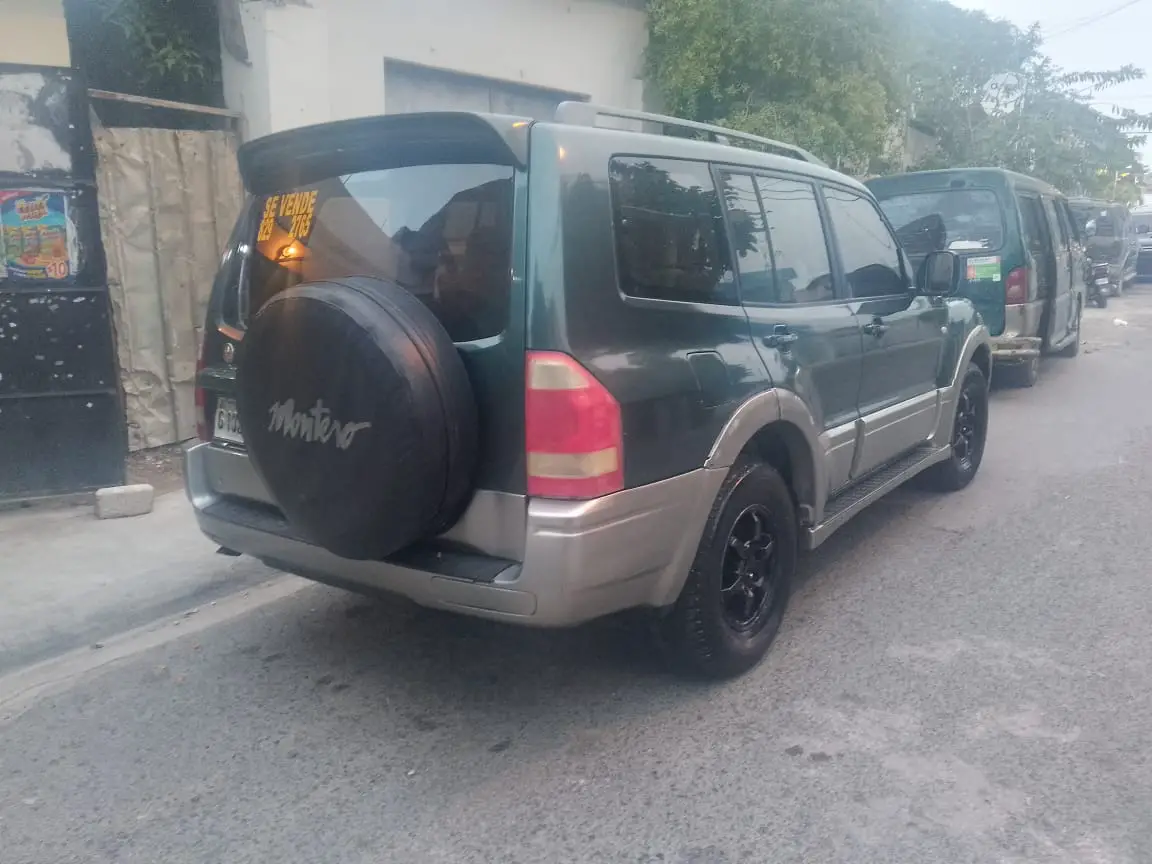 Mitsubishi  2003 Tres filas  LIMITED  Diesel   345000  La Romana Foto 7282001-2.jpg