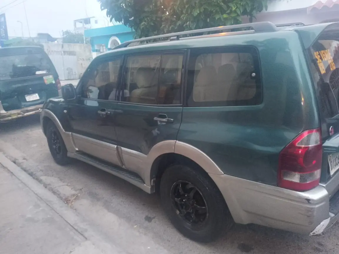 Mitsubishi  2003 Tres filas  LIMITED  Diesel   345000  La Romana Foto 7282001-5.jpg