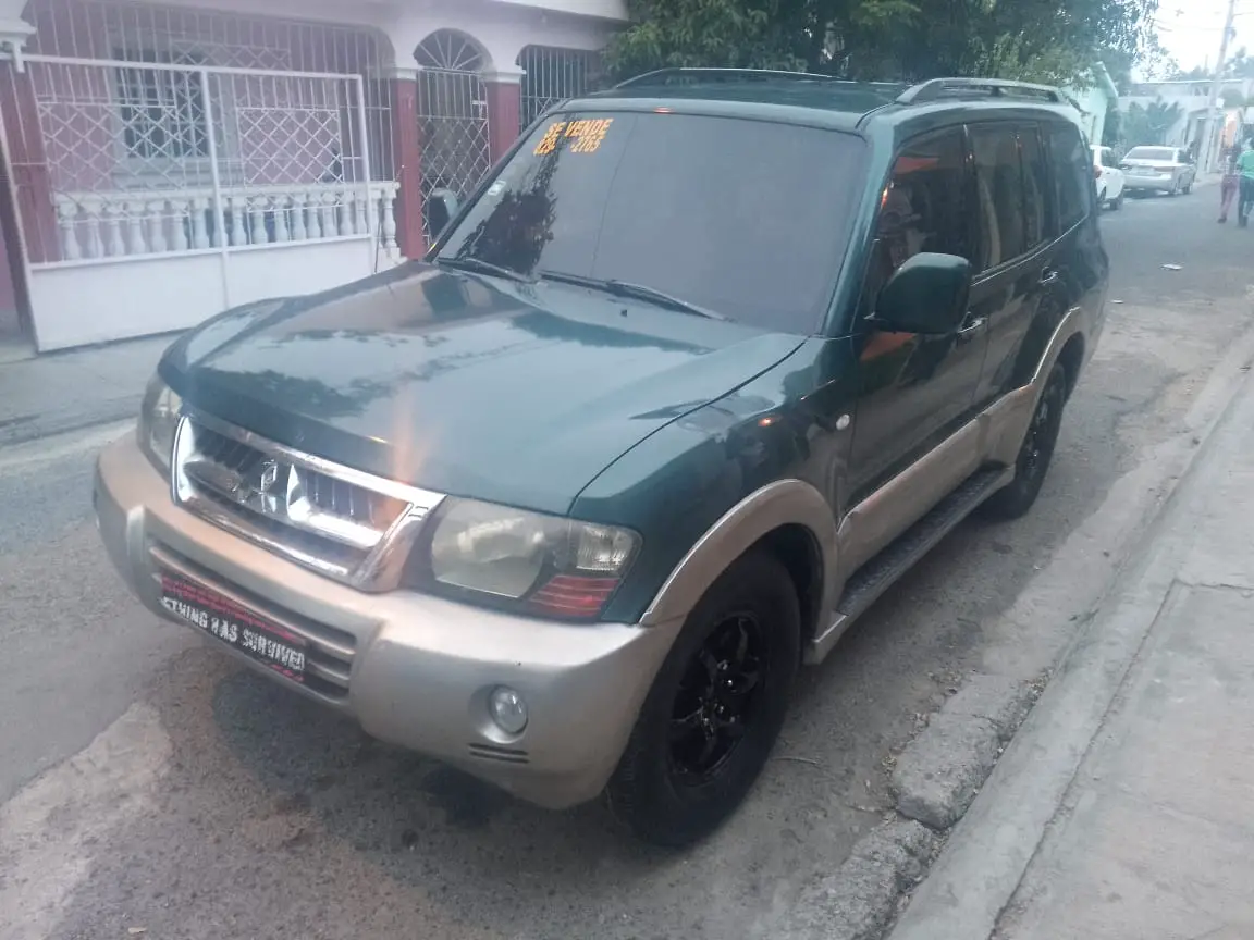 Mitsubishi  2003 Tres filas  LIMITED  Diesel   345000  La Romana Foto 7282001-7.jpg