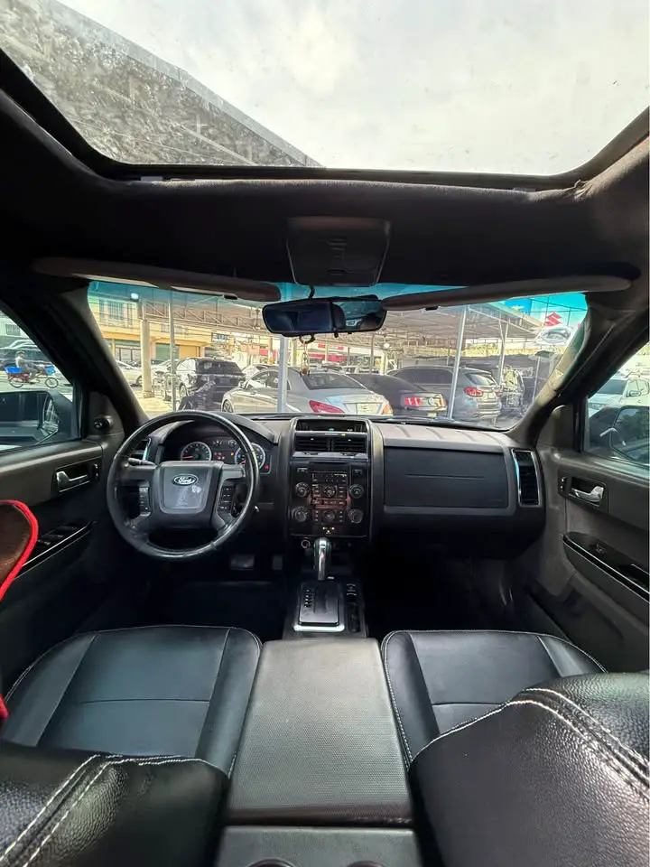 Ford Escape 2010 Limited Foto 7282010-7.jpg