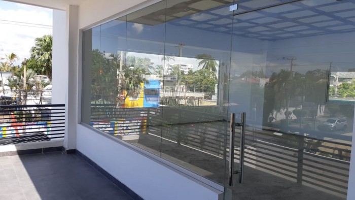 Alquiler de local comercial en Plaza Primer  NIVEL  moderna en los pra Foto 7282606-2.jpg