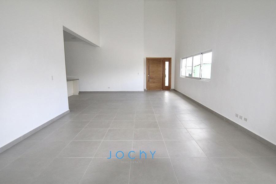 Jochy Real Estate vende villa en La Estancia Golf Resort La Romana R.D Foto 7283194-4.jpg