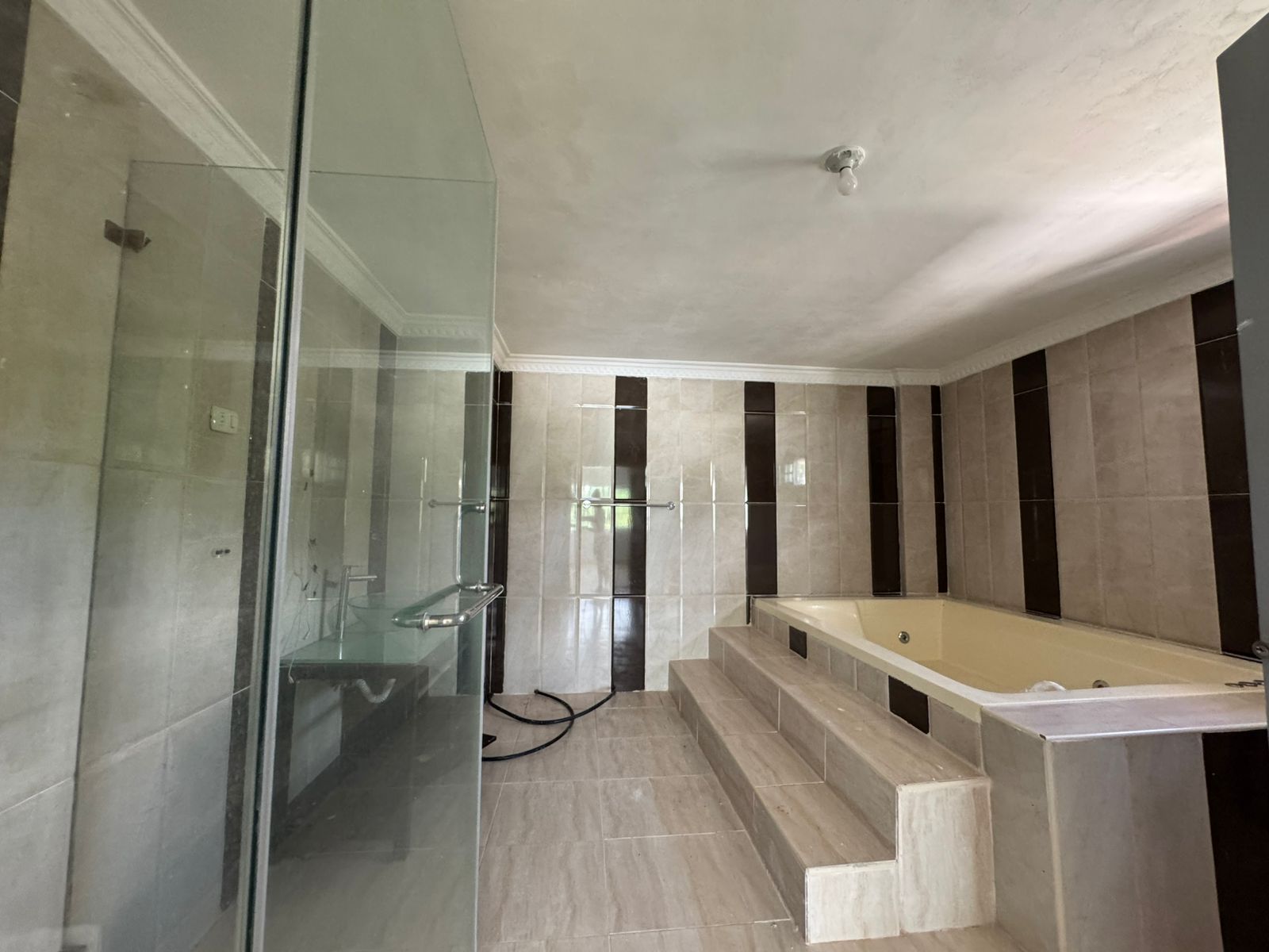 Se vende casa en Viejo Arroyo Hondo en residencial cerrado con garita  Foto 7283796-7.jpg
