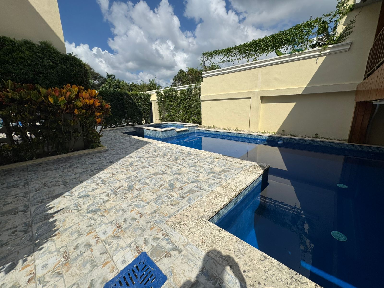 Se vende casa en Viejo Arroyo Hondo en residencial cerrado con garita  Foto 7283796-9.jpg