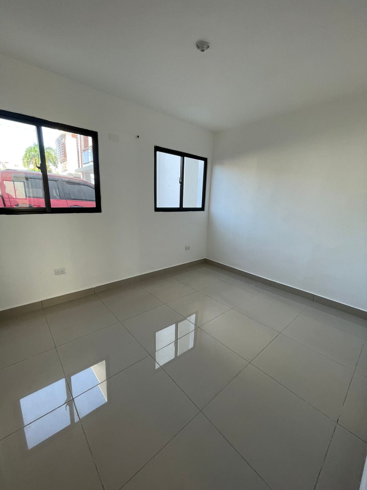 Apartamento de 2 Habitaciones en Venta en Av. Ensanche Isabelita.  Foto 7284895-3.jpg