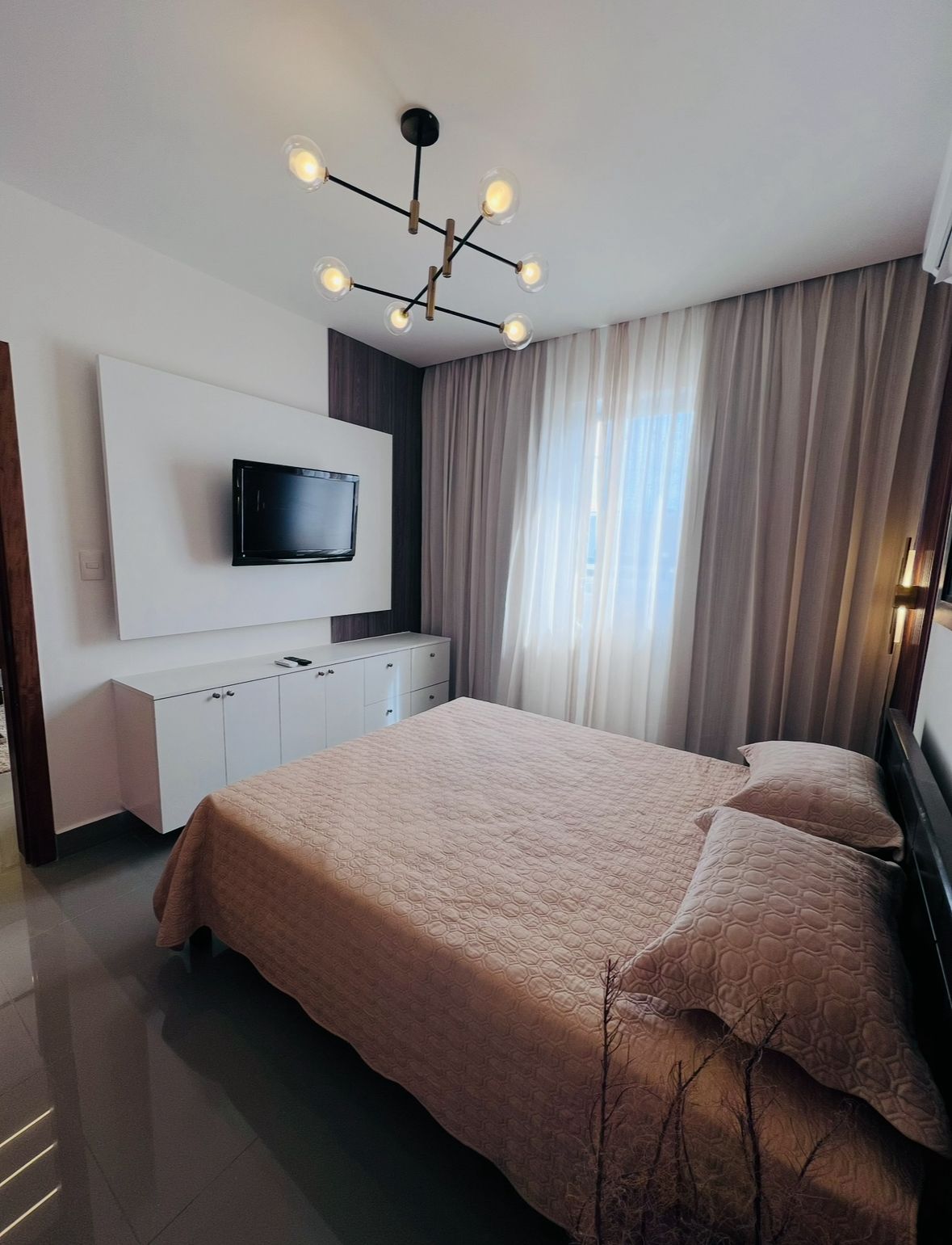 DISPONIBLE EN ALQUILER!  Apartamento Amueblado y Moderno en Piso Alto  Foto 7285050-4.jpg