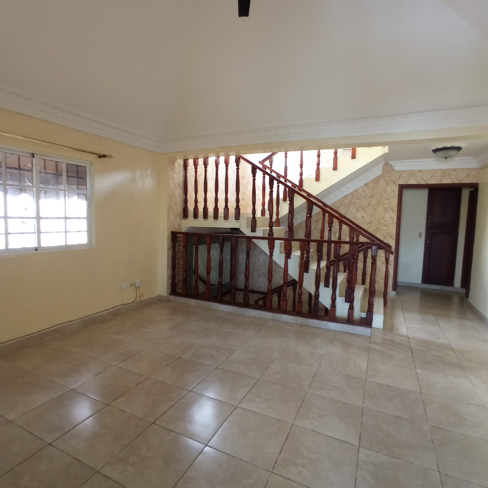 Casa en venta de 3 niveles en la Zona Oriental S.D.E. Foto 7285367-9.jpg