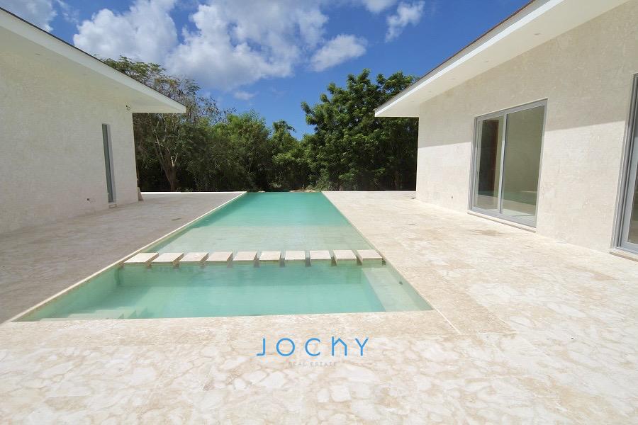 Jochy Real Estate vende villa en Casa de Campo La Romana R.D Foto 7285454-12.jpg