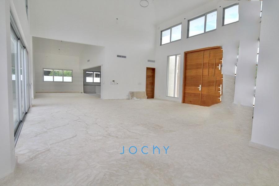 Jochy Real Estate vende villa en Casa de Campo La Romana R.D Foto 7285454-3.jpg