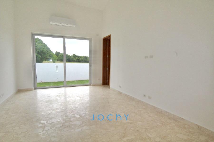 Jochy Real Estate vende villa en Casa de Campo La Romana R.D Foto 7285454-8.jpg
