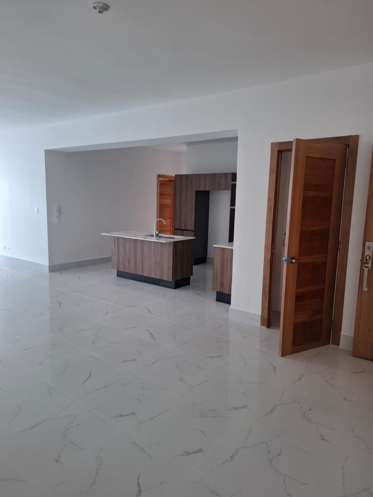 En Alquiler Apartamento en Bella Vista Foto 7285458-2.jpg