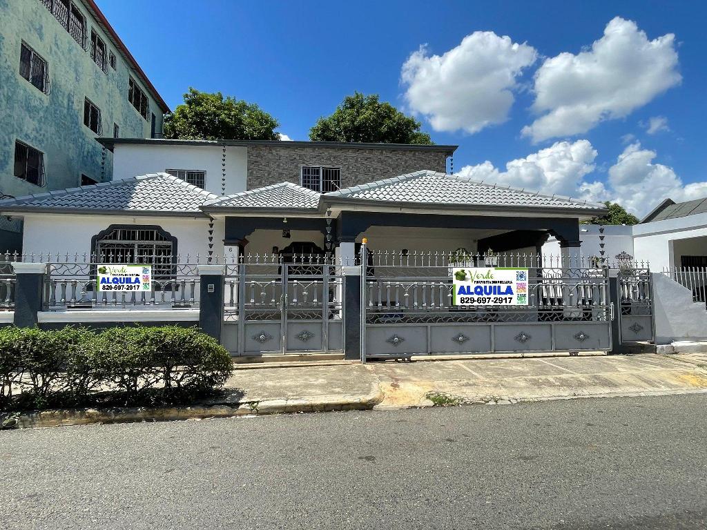 VPI-V 2025-0046 Vendo Casa de dos niveles Las Damas Santiago República Foto 7286319-1.jpg