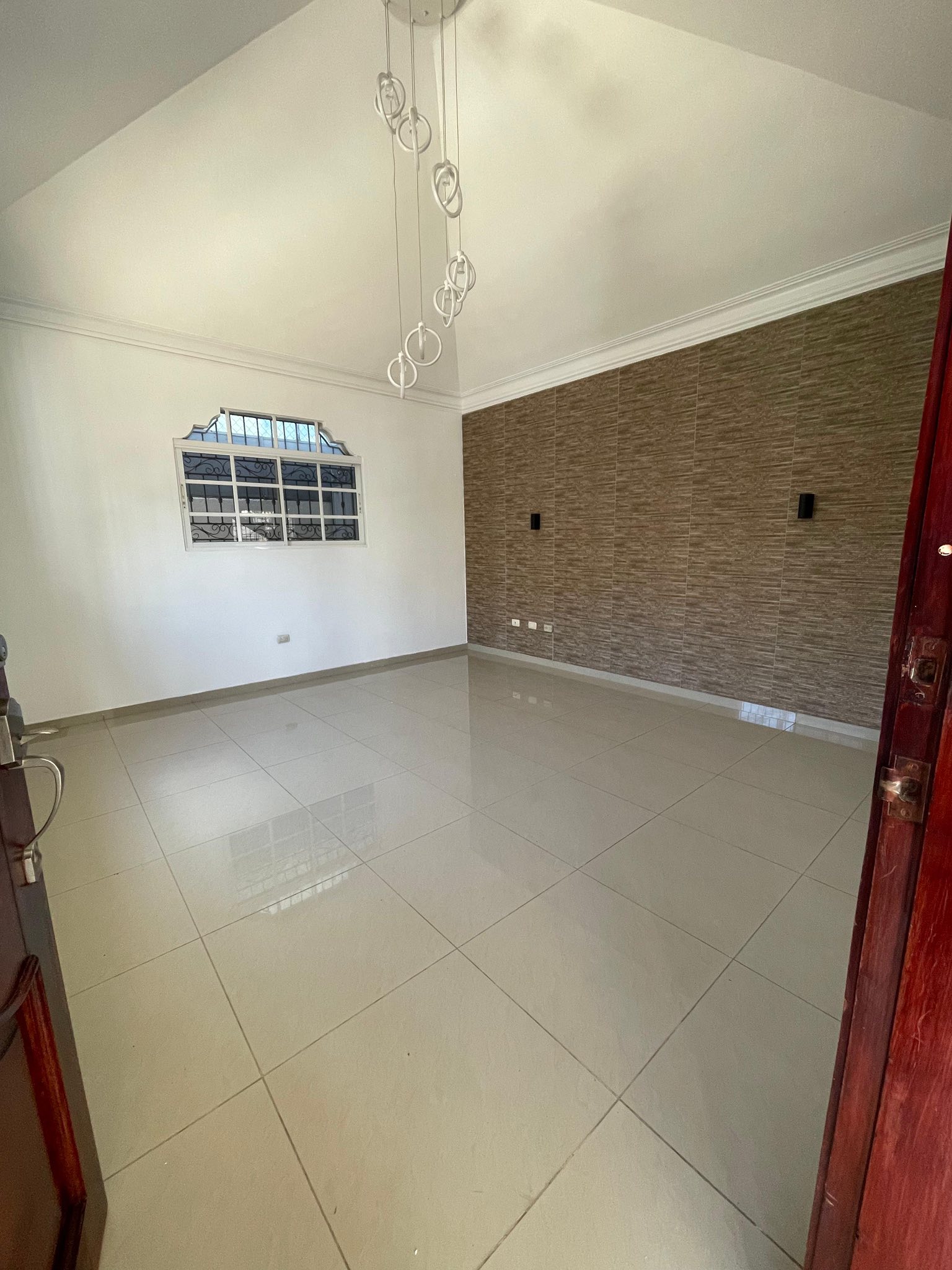 VPI-V 2025-0046 Vendo Casa de dos niveles Las Damas Santiago República Foto 7286319-3.jpg