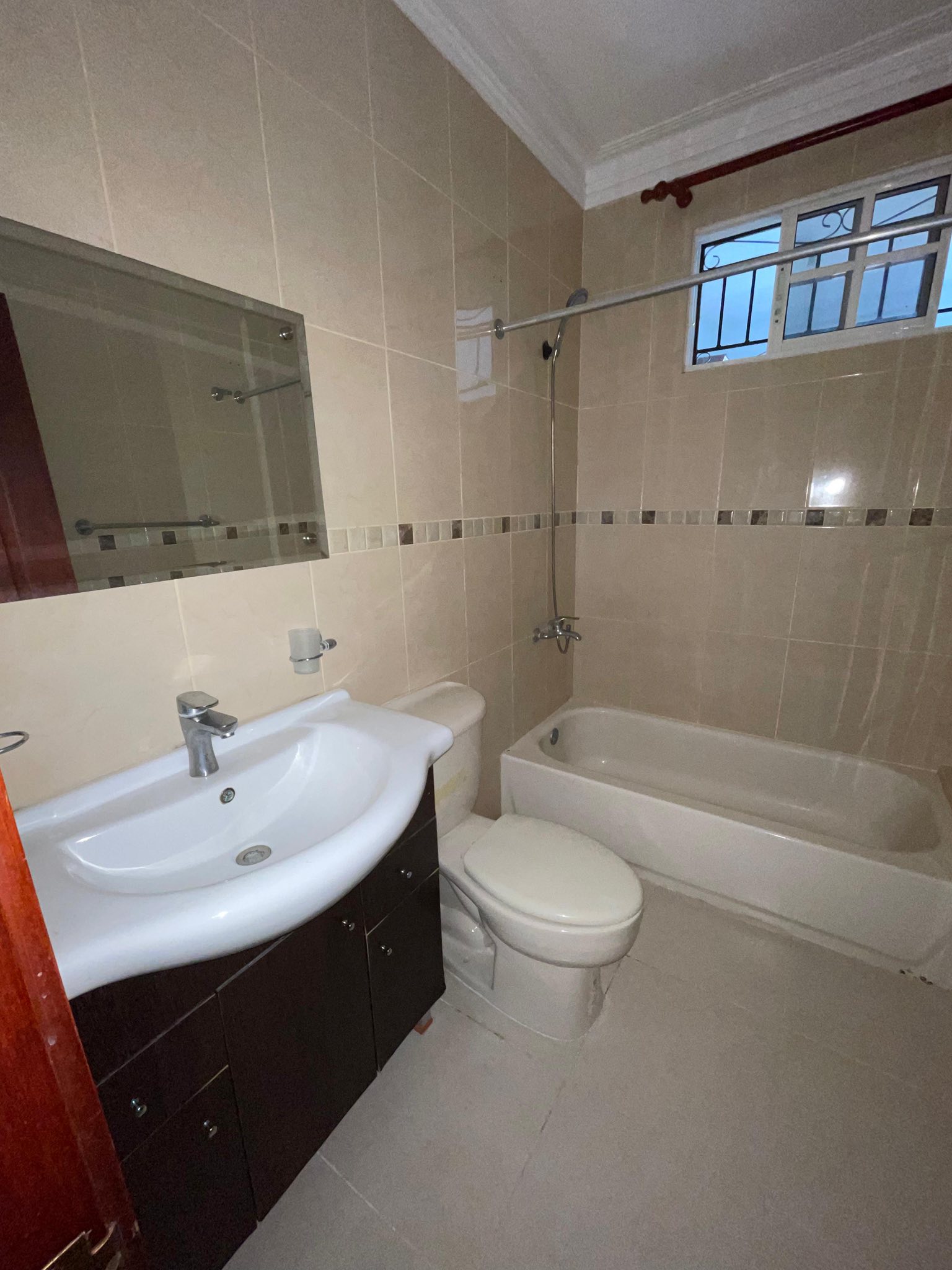 VPI-V 2025-0046 Vendo Casa de dos niveles Las Damas Santiago República Foto 7286319-9.jpg
