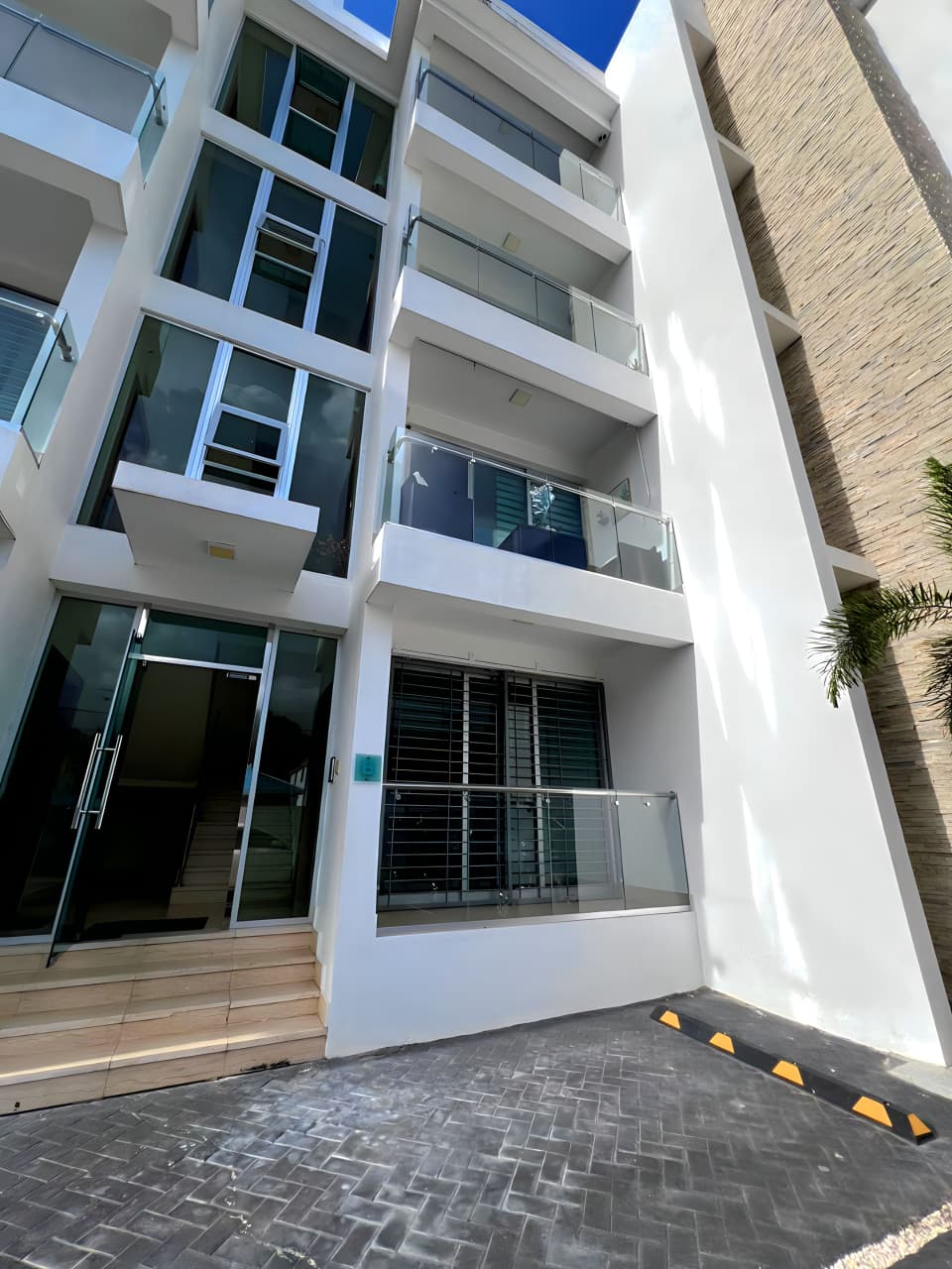???? Apartamento en Renta – Primer Nivel con Patio Privado en El Dorad Foto 7286952-1.jpg