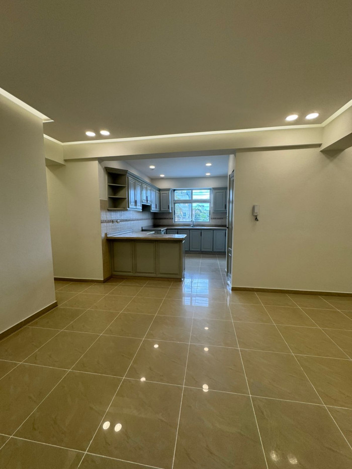 Apartamento en alquiler en Renacimiento 3 Habitaciones Foto 7287797-1.jpg