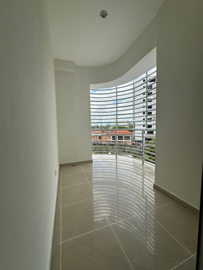 Apartamento en alquiler en Renacimiento 3 Habitaciones Foto 7287797-11.jpg