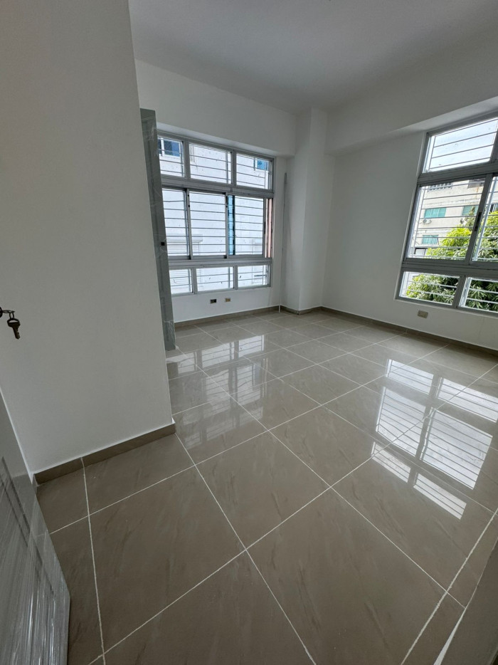 Apartamento en alquiler en Renacimiento 3 Habitaciones Foto 7287797-3.jpg