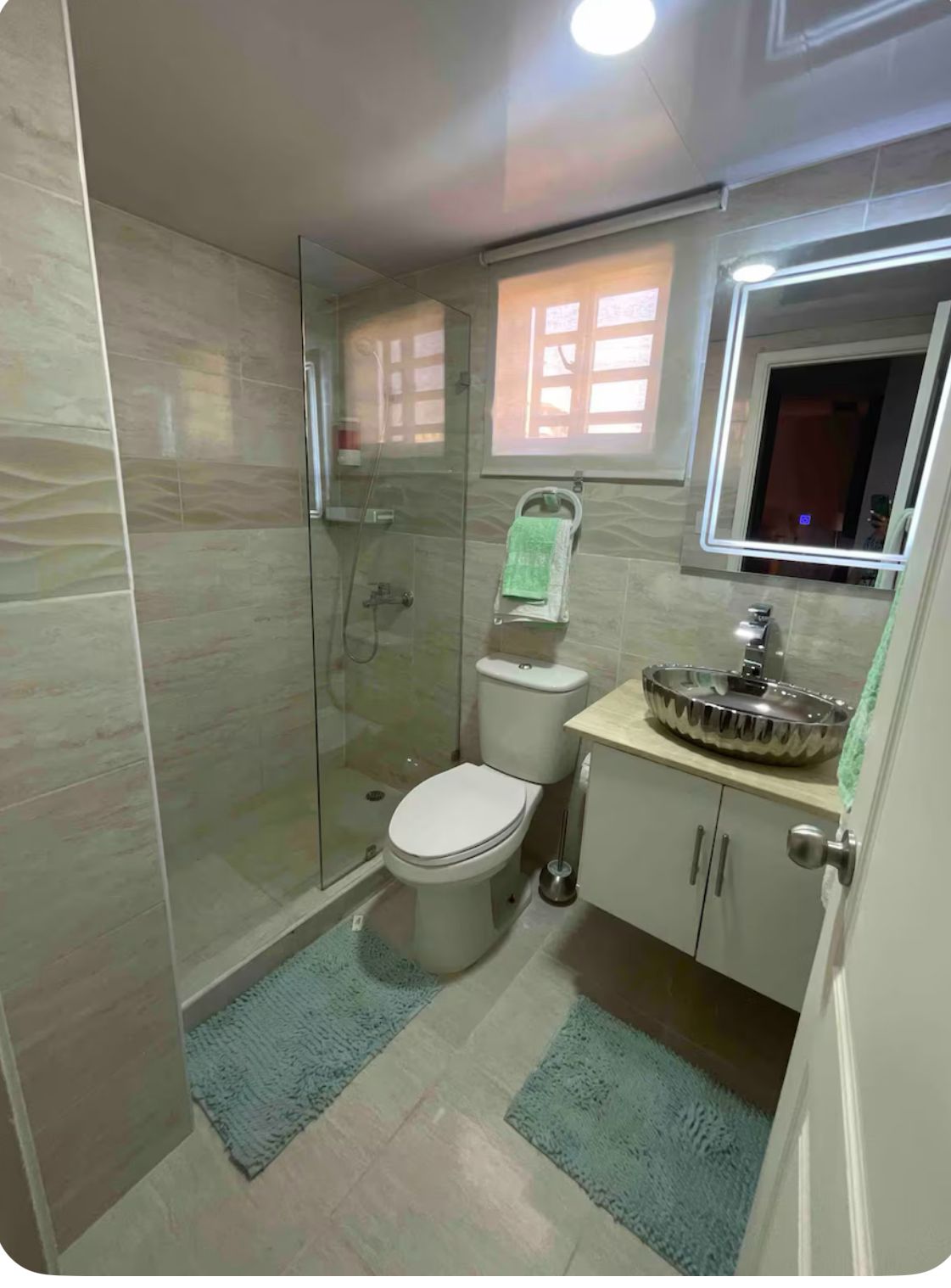 Apto en VENTA en la Av Hípica 1er piso 3-Hab 1-B 1-Parq Prox Aut San I Foto 7289355-8.jpg