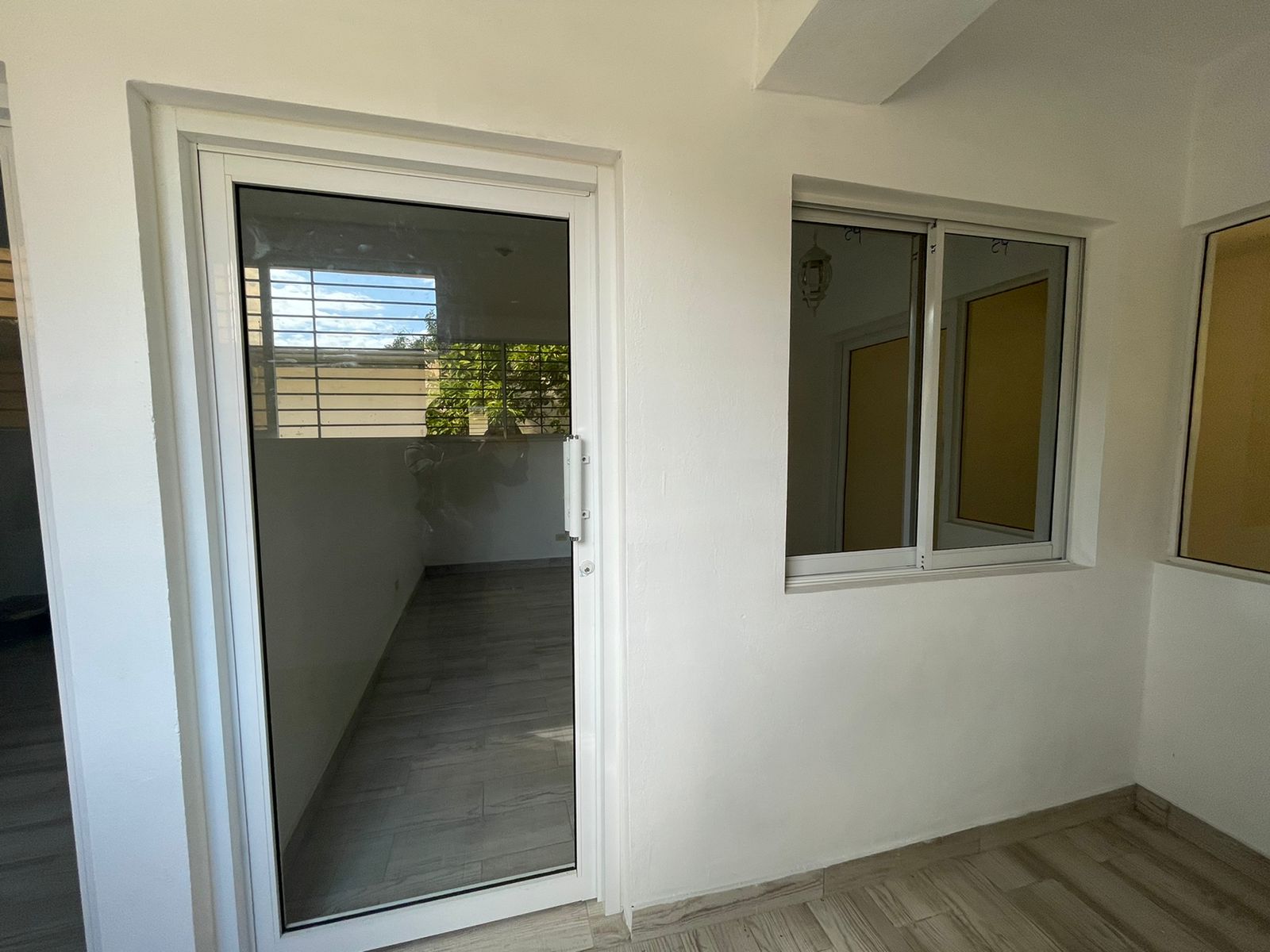 Dos locales para oficina en Los Restauradores uno de 12 m2 y otro de 1 Foto 7290780-4.jpg
