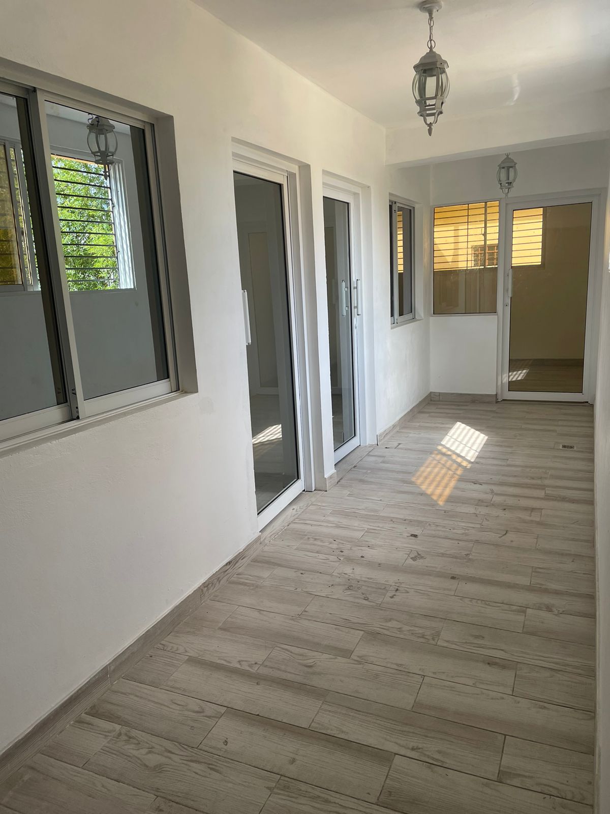 Dos locales para oficina en Los Restauradores uno de 12 m2 y otro de 1 Foto 7290780-5.jpg