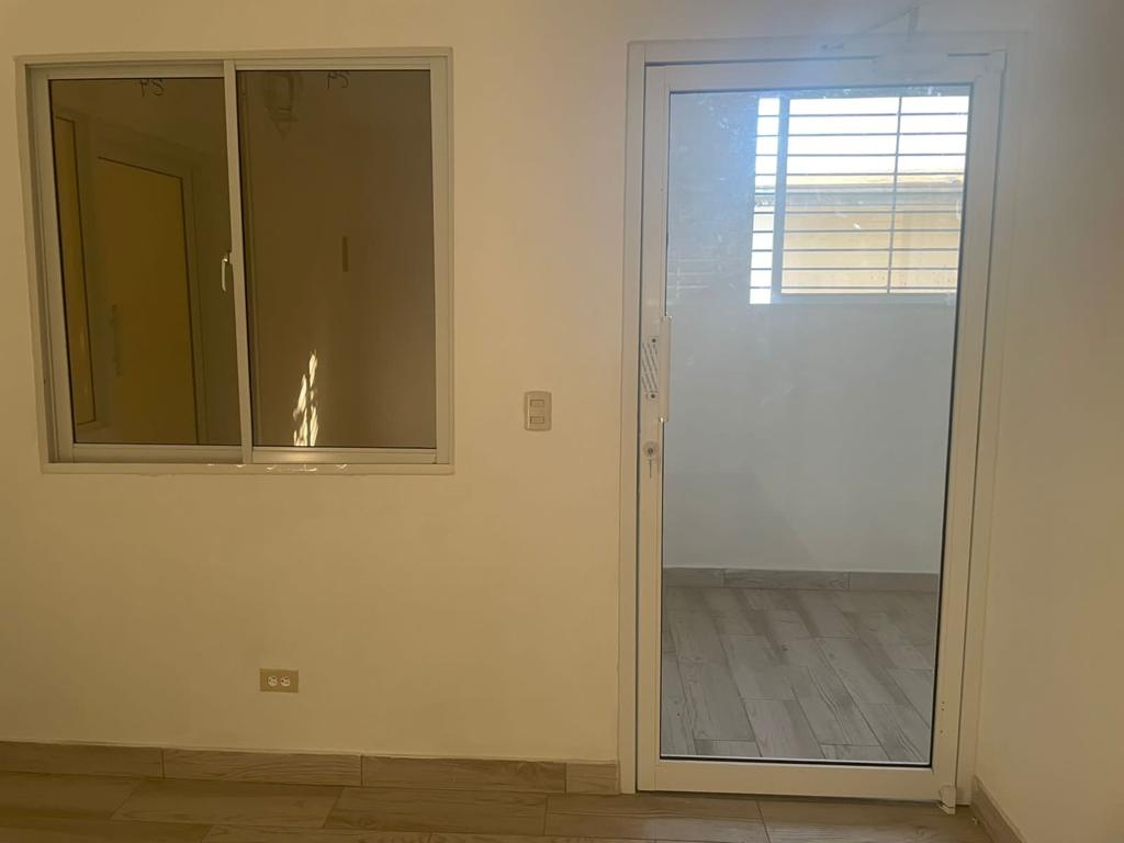 Dos locales para oficina en Los Restauradores uno de 12 m2 y otro de 1 Foto 7290780-7.jpg