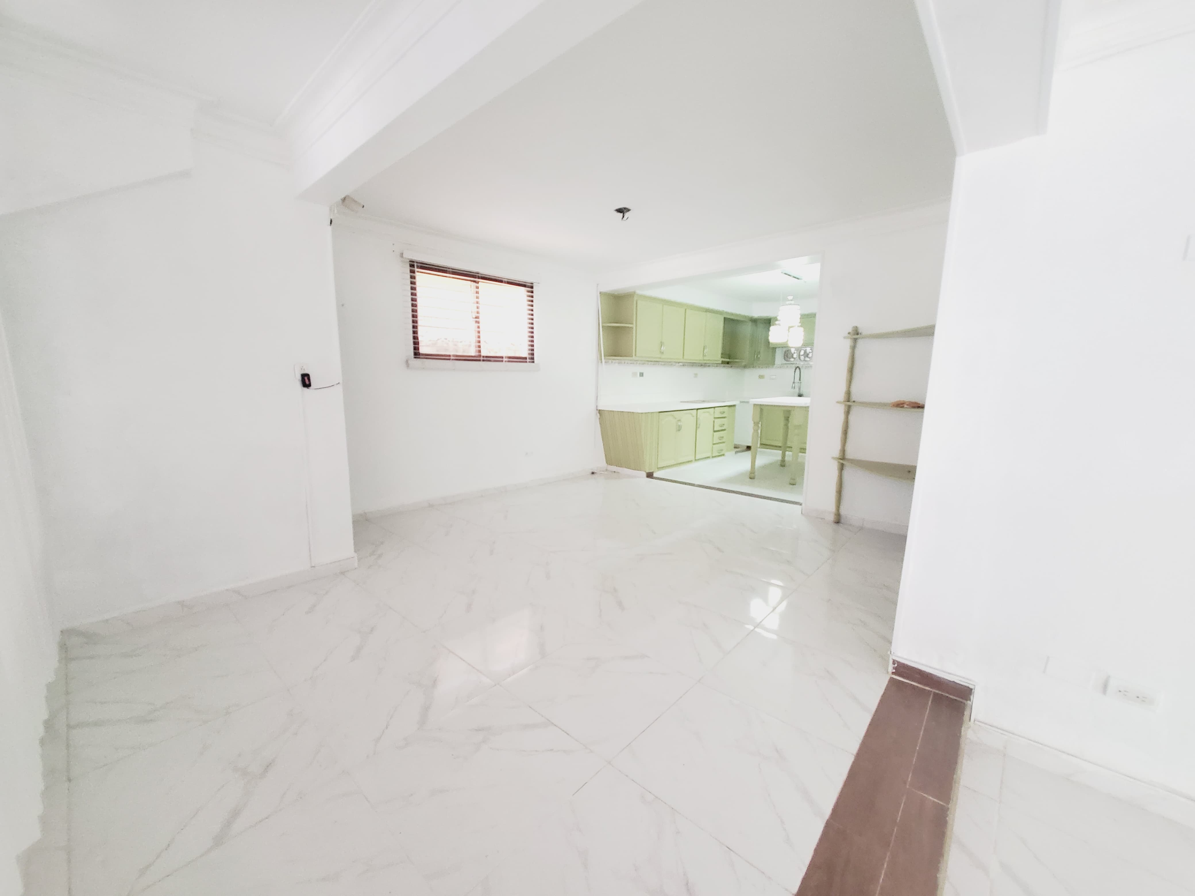 VENDO CASA DE 5 HABITACIONES 2 NIVELES EN GURABO SANTIAGO. Foto 7290808-5.jpg