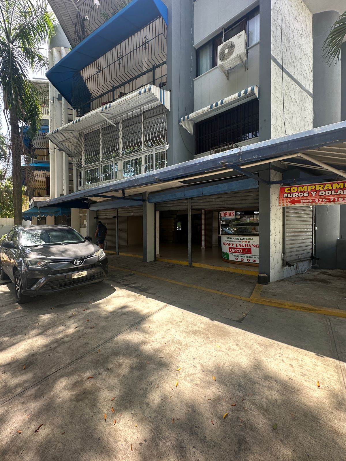 Local Comercial en Alquiler y Venta – Gazcue Plaza Independencia Foto 7290847-2.jpg
